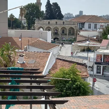 Old Town Apartment *