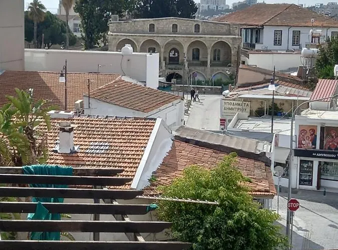 Old Town Apartment *